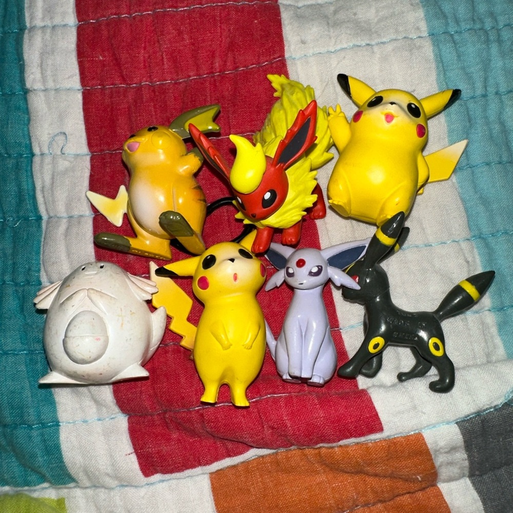 Pokémon toys/figures